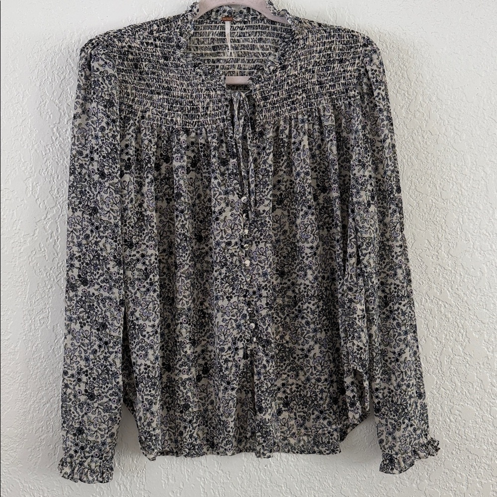 Free People Lela Blouse Blue Floral
Pattern Button Front SZ M - Picture 3 of 8